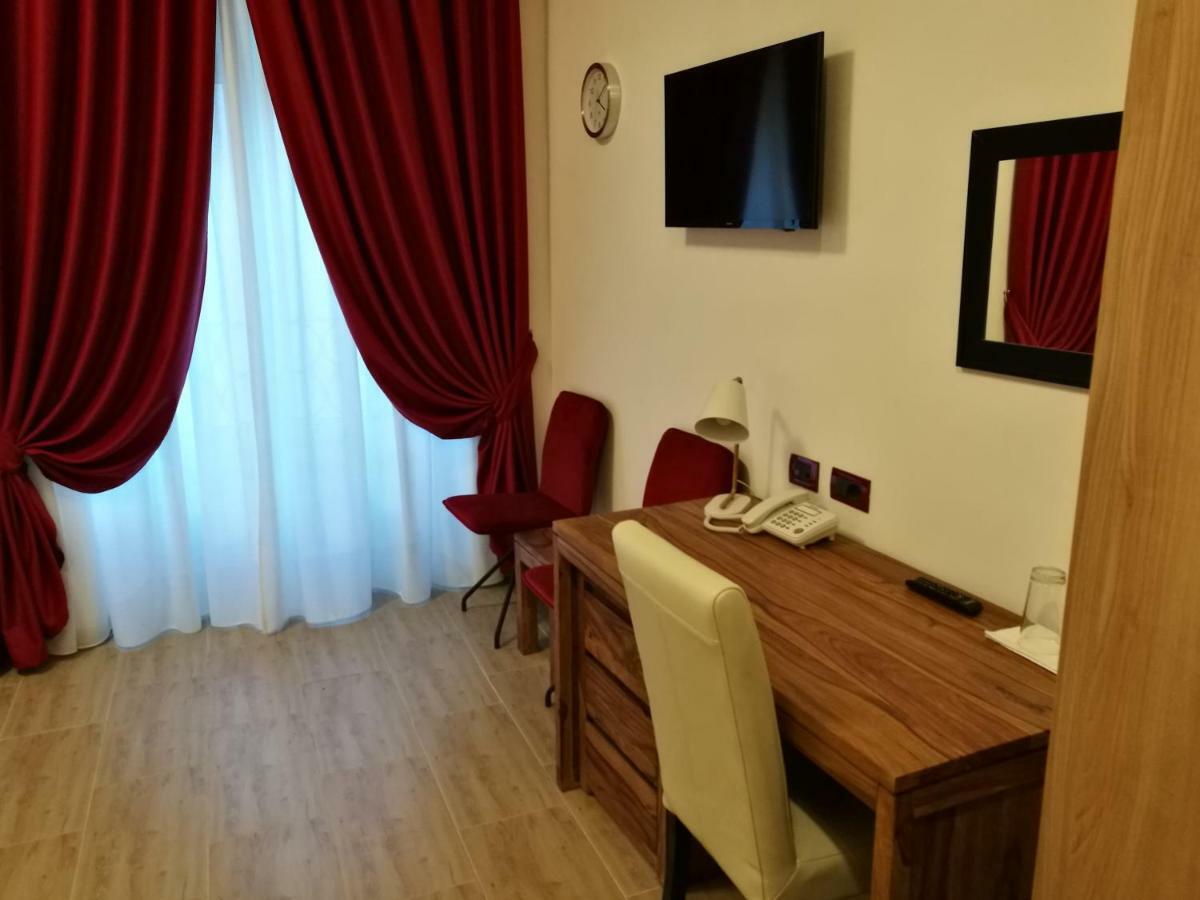 Hotel Al Trenino Accomodation à Rome Extérieur photo