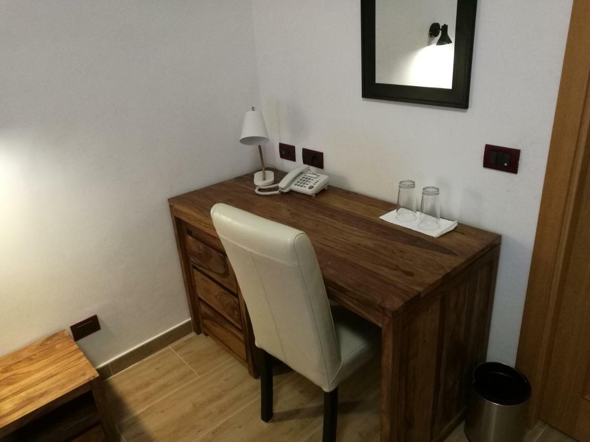 Hotel Al Trenino Accomodation à Rome Extérieur photo