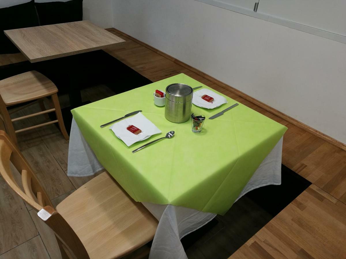 Hotel Al Trenino Accomodation à Rome Extérieur photo